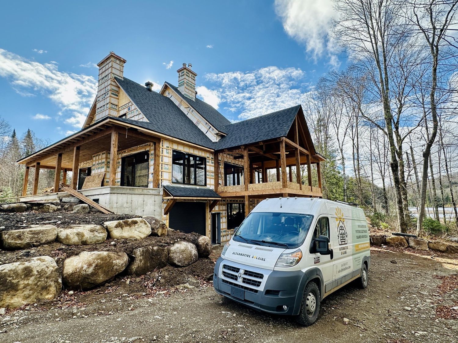 House Exterior from a Off-Grid photovoltaic systems project near Saint-Jerome (Laurentides) by Alternative Solaire inc.