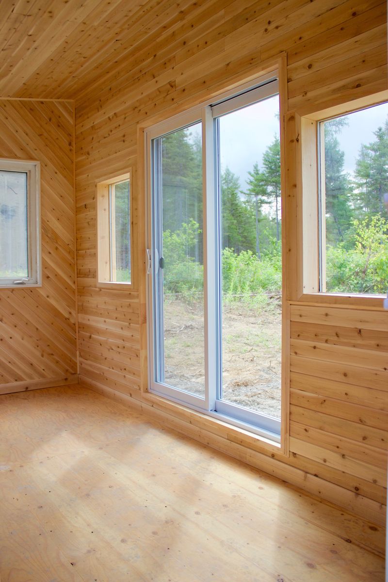 Travaux - Intérieur d'un projet de Mini et micro-maisons près de Rimouski (Bas-Saint-Laurent) de CAMM Construction