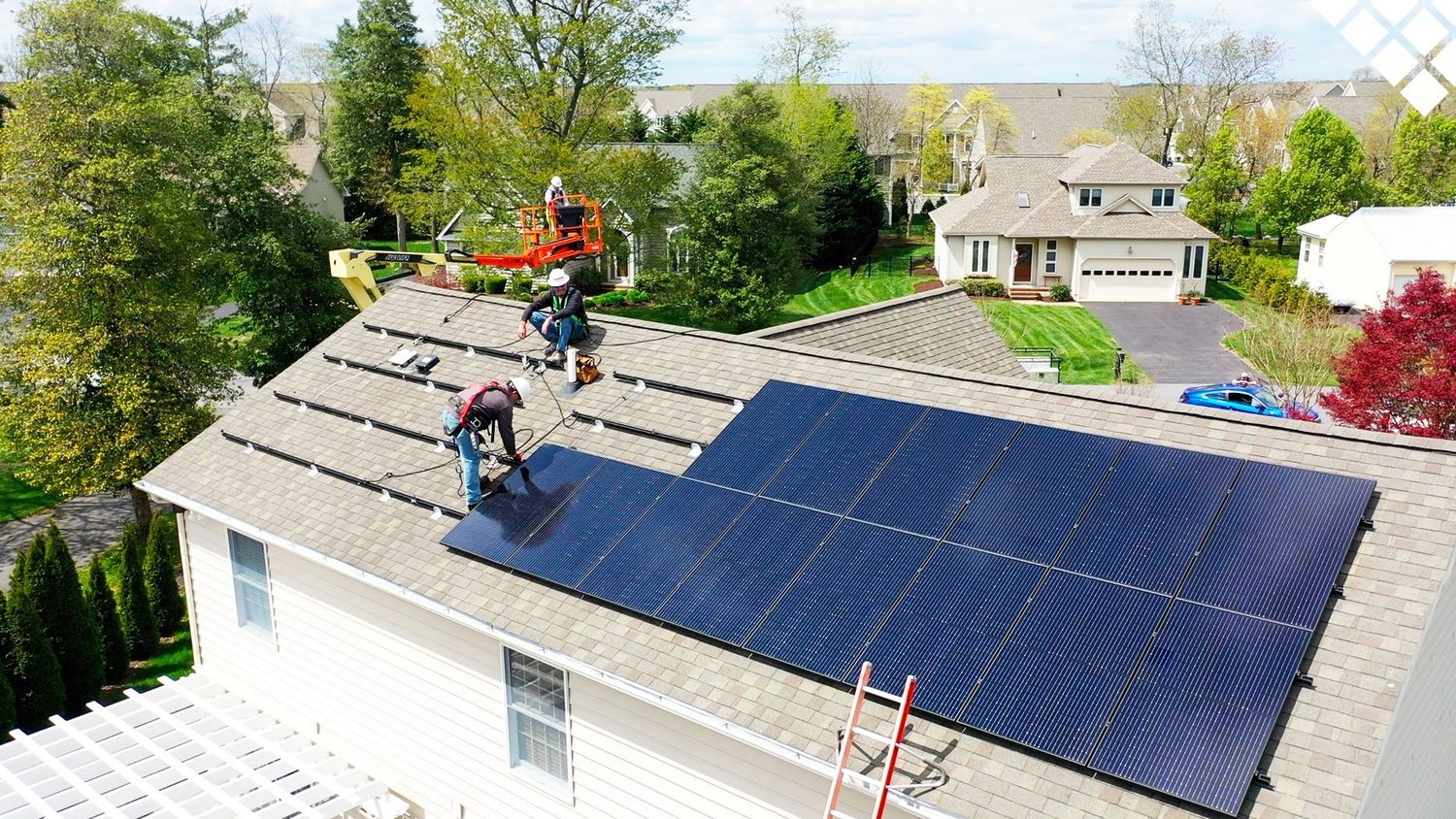 Building mechanicals from a Photovoltaic Solar Panels project near Montreal (Greater Montreal) by Solaire Québec
