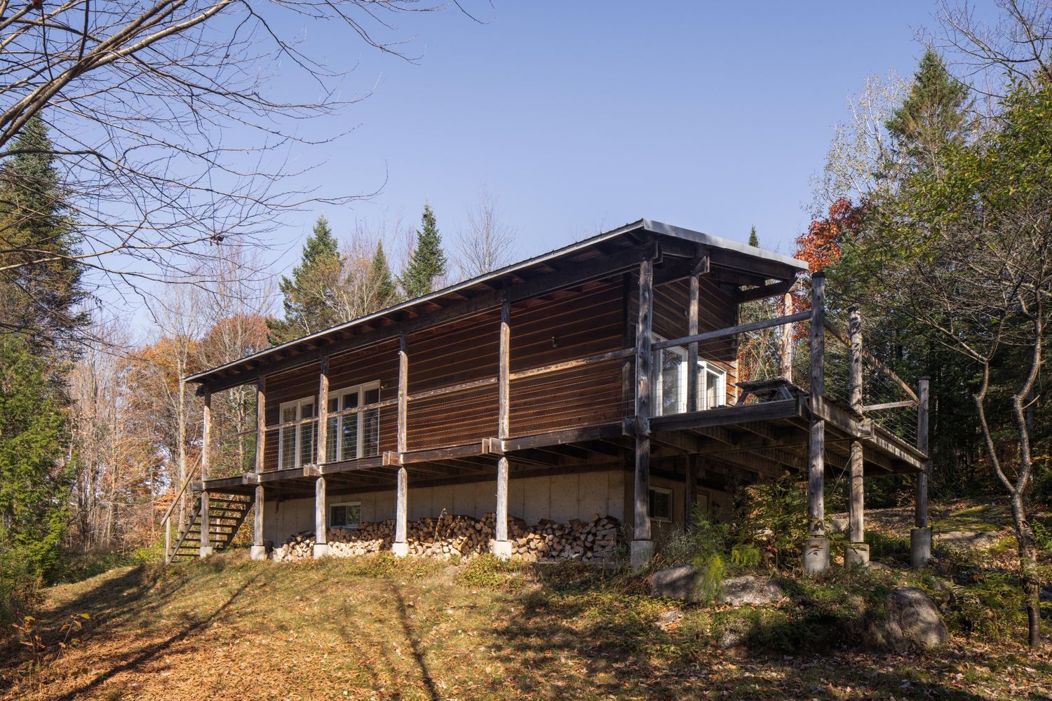  d'un projet de Maisons unifamiliales près de Montréal/Laval/Longueuil (Grand Montréal) de Atelier Schleiss Architectes