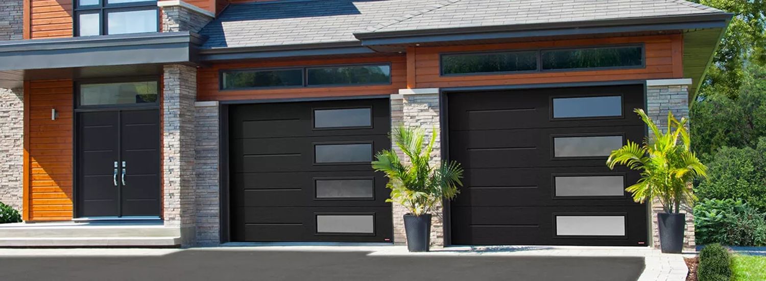 Garage et cabanon d'un projet de Portes de garage près de Montréal/Laval/Longueuil (Grand Montréal) de Portes de garage St-Jérôme