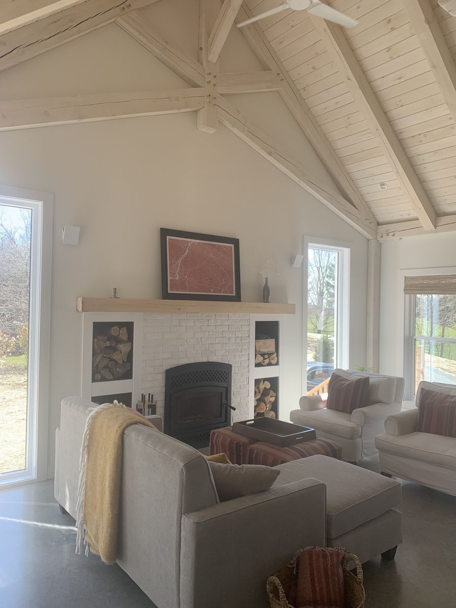 Sala de un proyecto de tipo Armazones de madera maciza cerca de Sherbrooke (Estrie) por Construction Latulippe