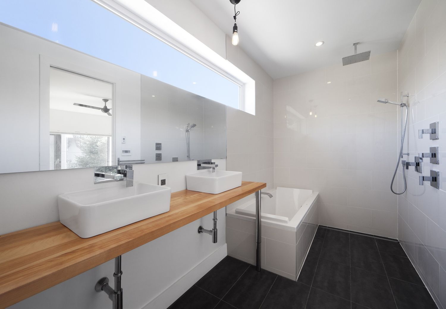 Bathroom from a Home extensions project near Montreal (Greater Montreal) by Les Constructions Max Larocque inc.