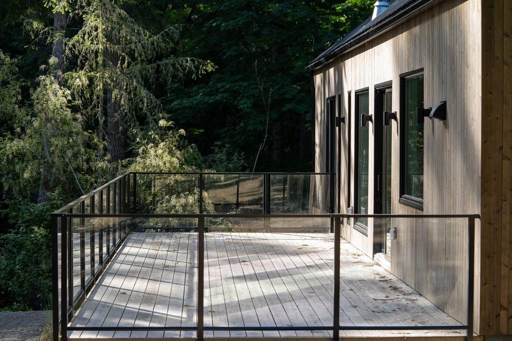 Terraza y balcón de un proyecto de tipo Casas Prefabricadas y modulares cerca de Victoria por Blend Projects
