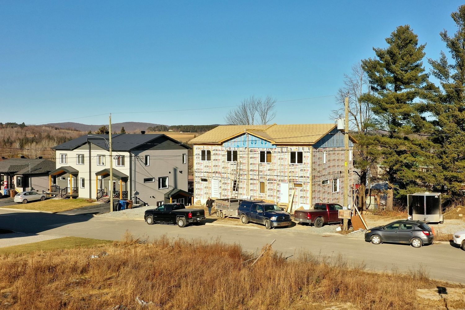 Travaux - Extérieur d'un projet de Maisons unifamiliales près de Sherbrooke (Estrie) de Claire Derome • courtière en immobilier résidentiel