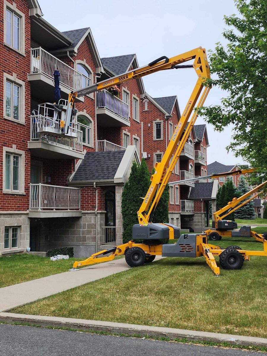 Travaux - Extérieur d'un projet de Calfeutrage près de Montréal/Laval/Longueuil (Grand Montréal) de Calfeutrage Apex Inc