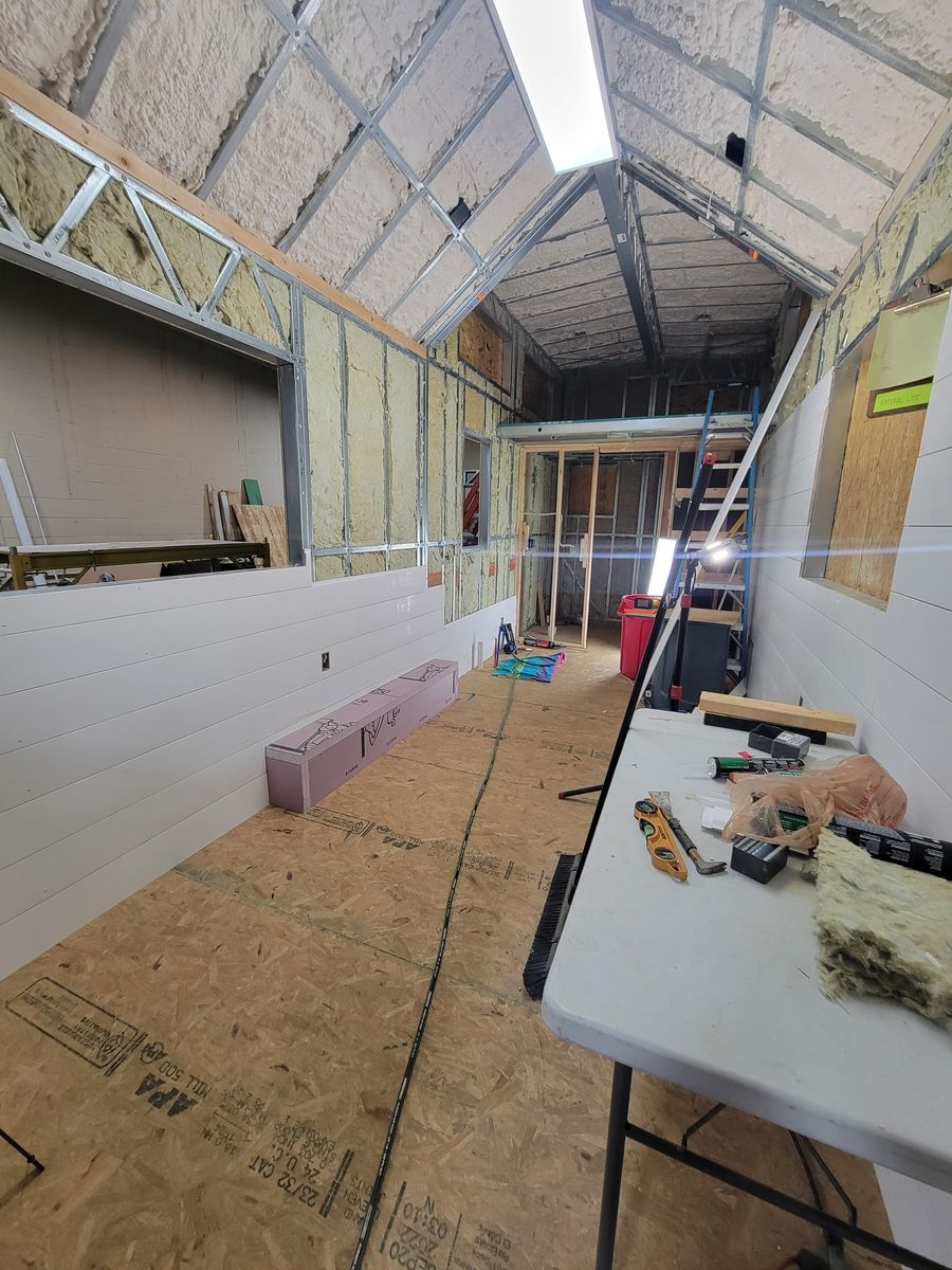 Travaux - Intérieur d'un projet de Mini et micro-maisons près de Columbus de Rulaco Remodeling and Tiny Homes