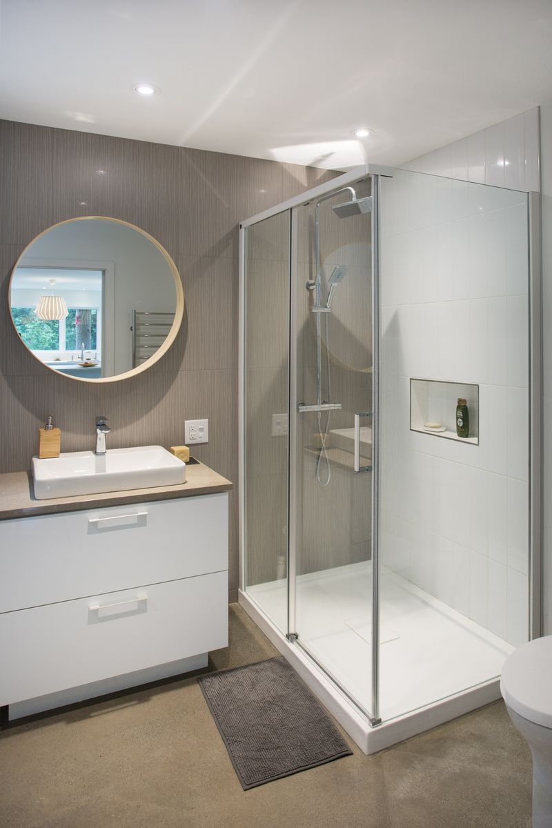 Bathroom from a Single family homes project near Sherbrooke (Estrie) by UrbanEco Construction