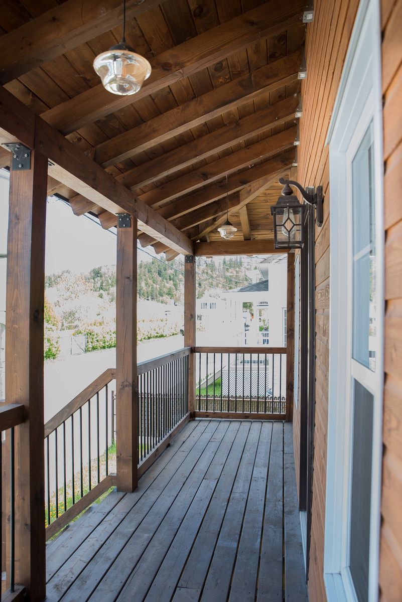 Deck & Balcony from a Exterior siding and cladding project near Saguenay - Lac-Saint-Jean by Le Mur Porteur | Coopérative de travail