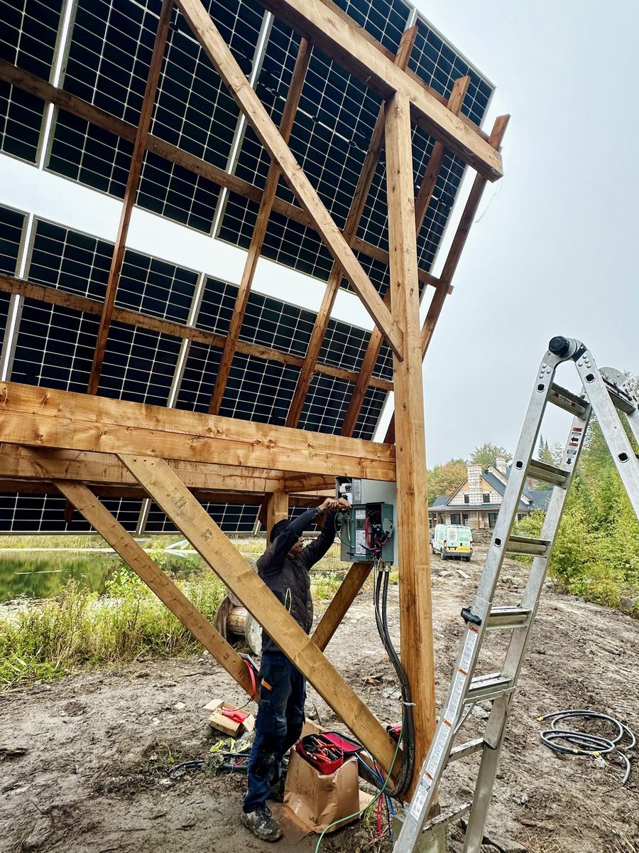 Building mechanicals from a Off-Grid photovoltaic systems project near Saint-Jerome (Laurentides) by Alternative Solaire inc.