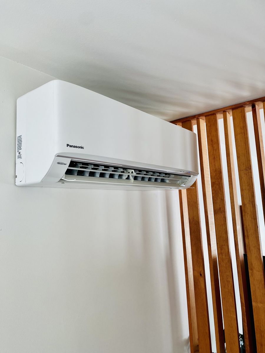 Building mechanicals from a Heat pumps project near Quebec City - Levis by AIR-MC Climatisation & Chauffage Inc.
