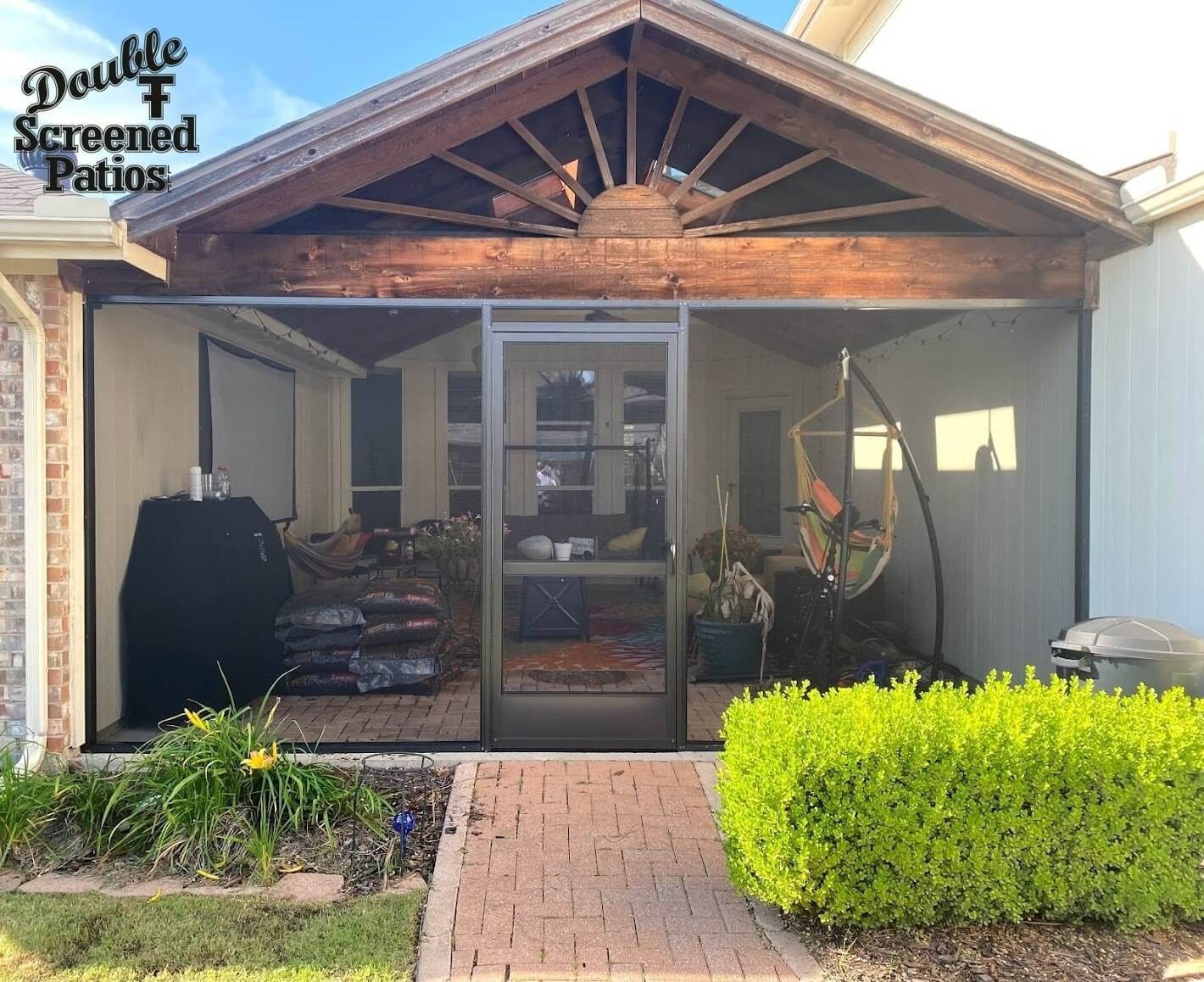  de un proyecto de tipo Muro divisorio exterior cerca de Dallas - Fort Worth por Double T Screened Patios