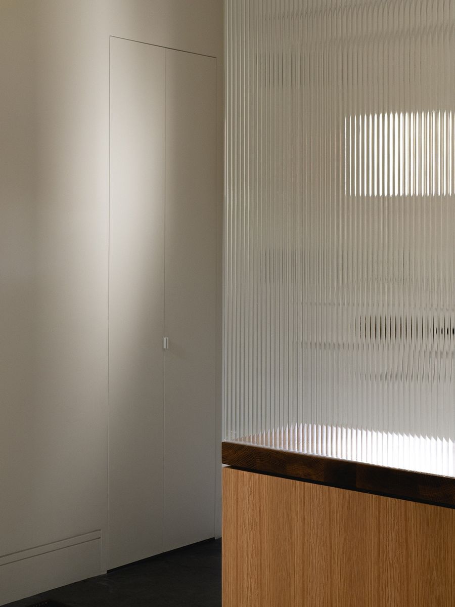 Walk-in et rangement d'un projet de Maisons unifamiliales près de Montréal/Laval/Longueuil (Grand Montréal) de Atelier L'Abri