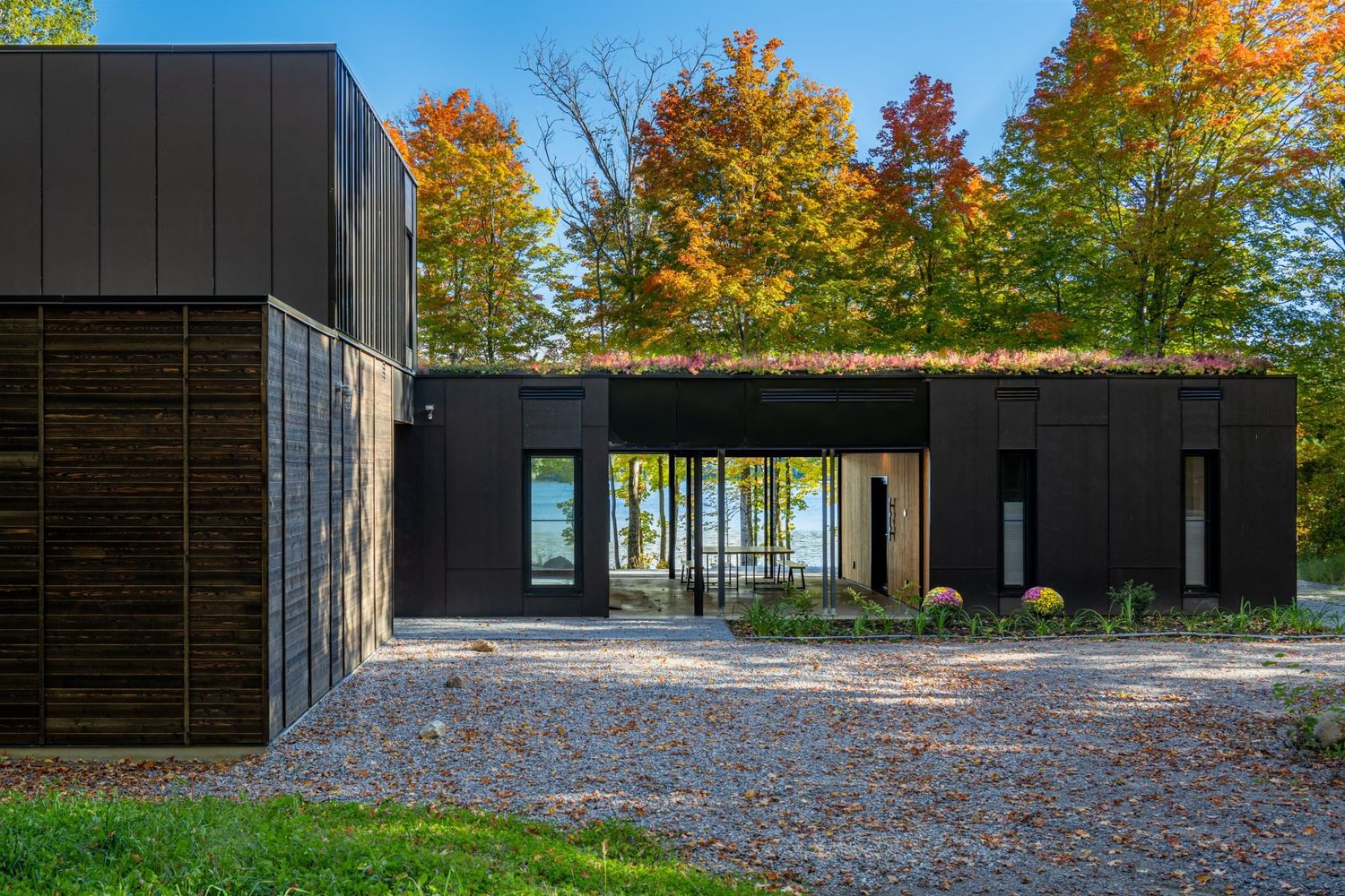Exterior Finishes from a Single family homes project near Ottawa by KWC Architects Inc.