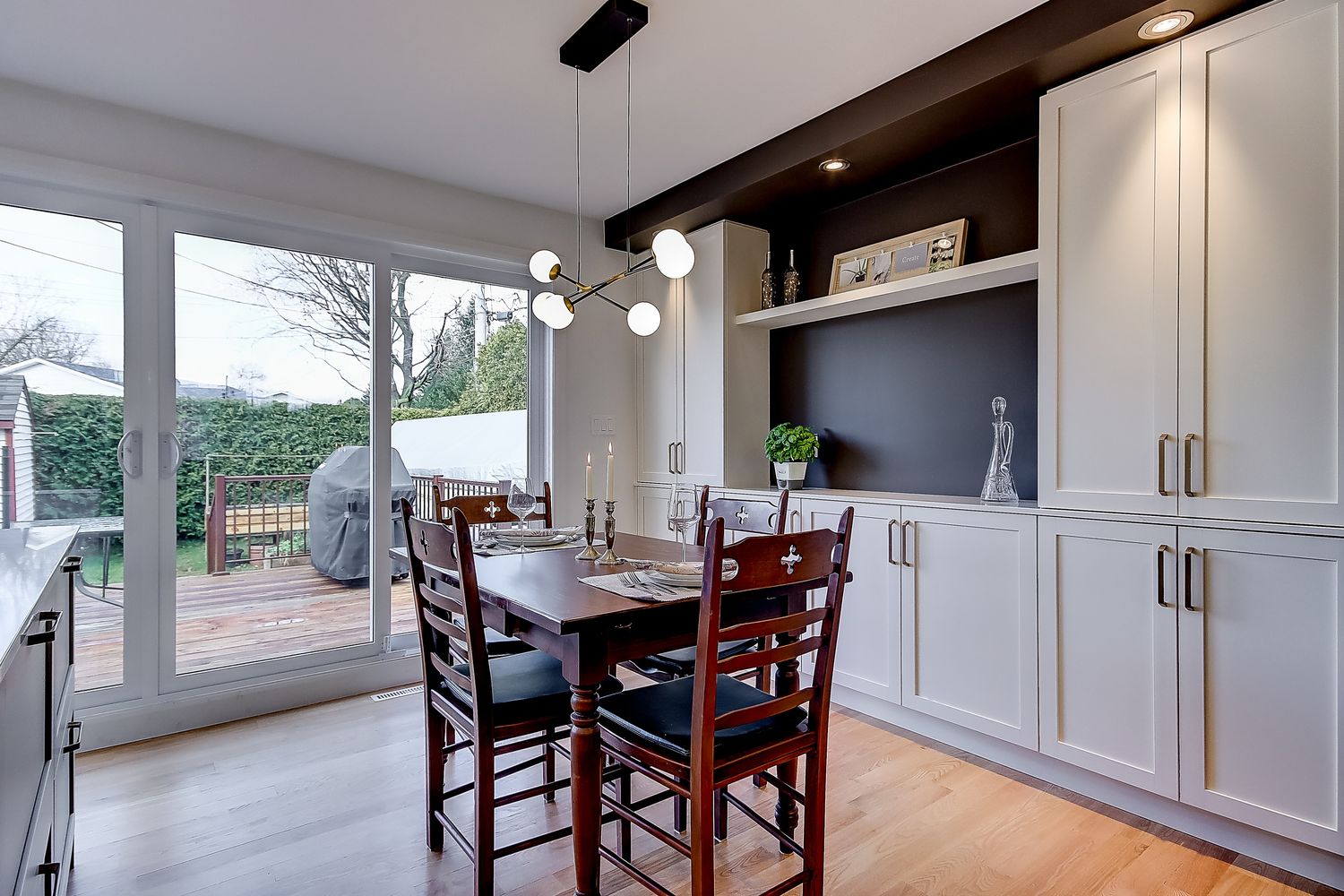 Dining Room from a Single family homes project near Saint-Jean-sur-Richelieu (Montérégie) by Mandrée Design