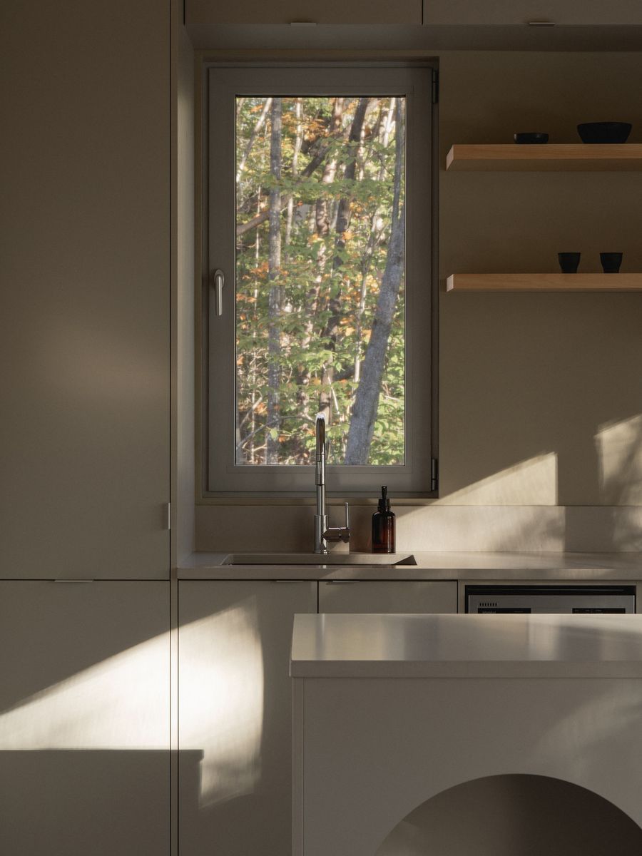 Cocina de un proyecto de tipo Mini casas cerca de Saint-Jérôme (Laurentides) por Atelier L'Abri