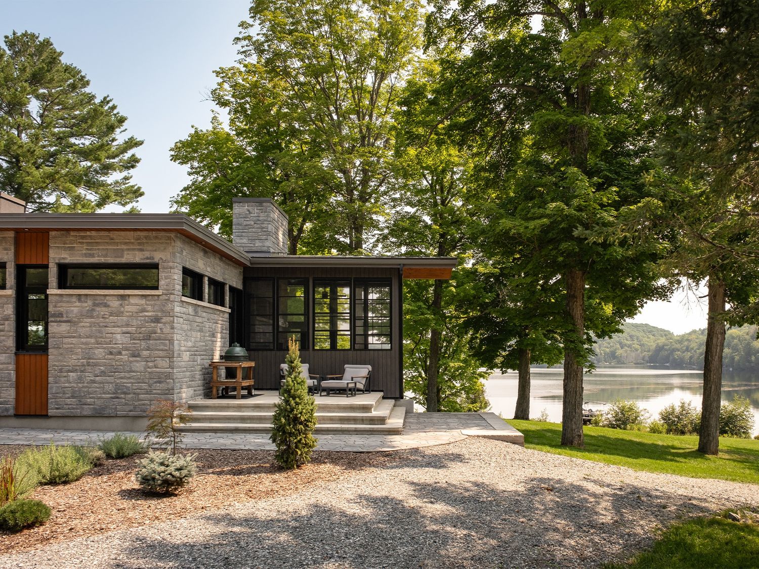 Porch from a Single family homes project near Montreal (Greater Montreal) by Studio MMA Architects