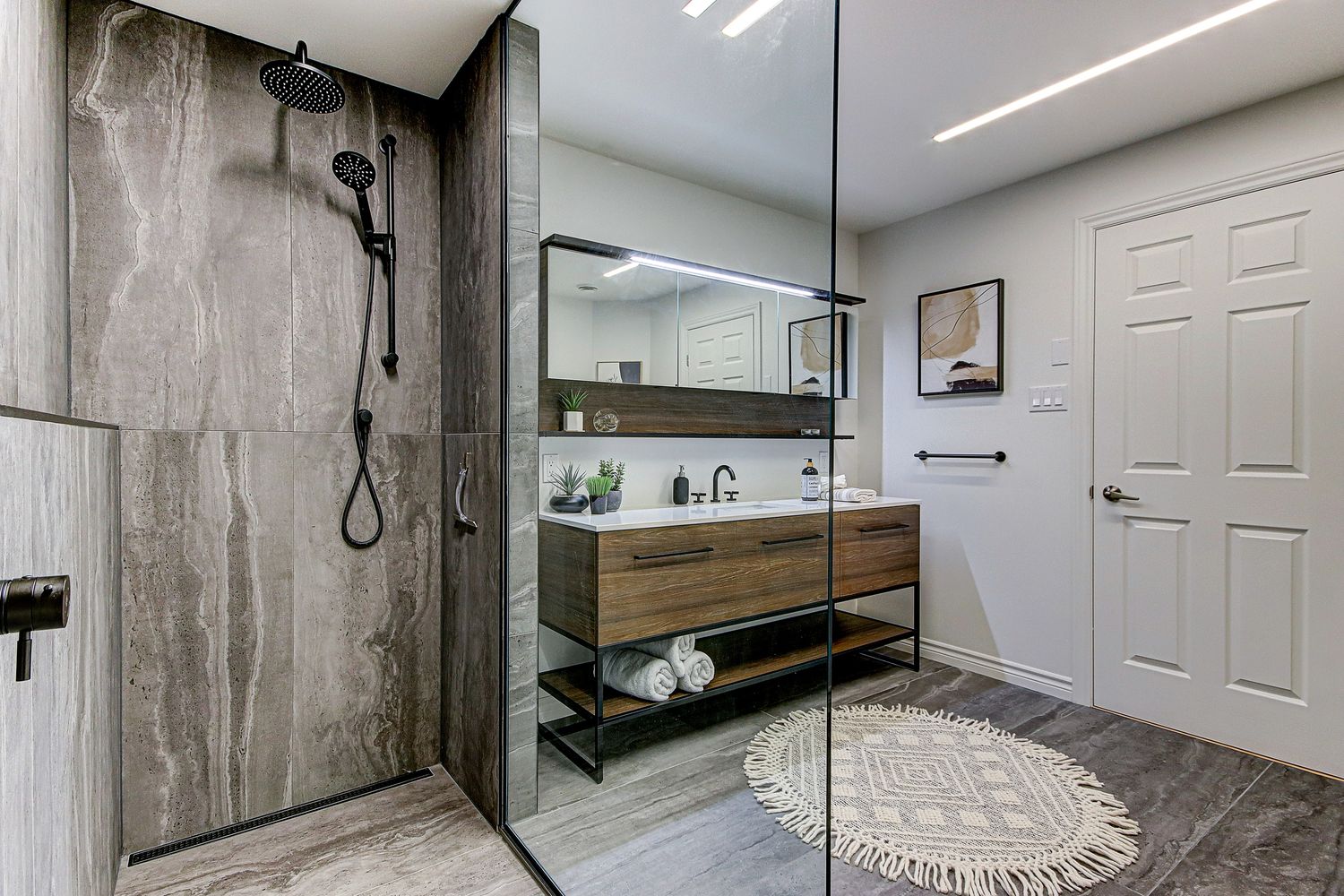 Bathroom from a Single family homes project near Saint-Jean-sur-Richelieu (Montérégie) by Mandrée Design