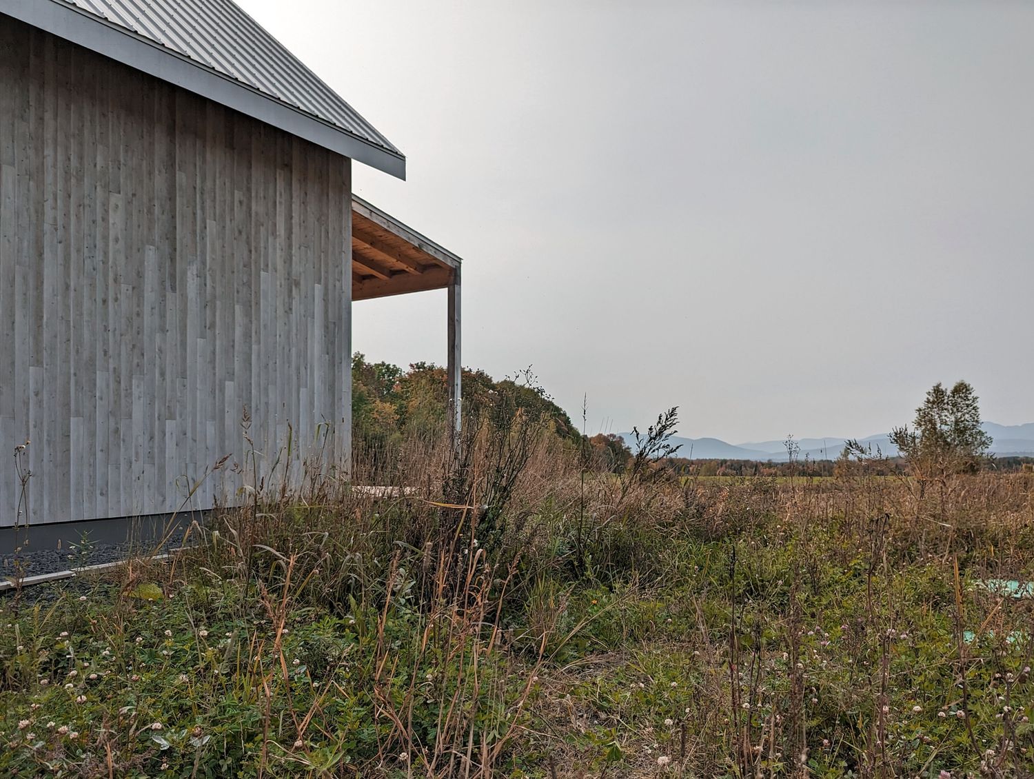 Cour avant d'un projet de Maisons unifamiliales près de Granby/Bromont/Cowansville (Estrie) de ÉcoNovation