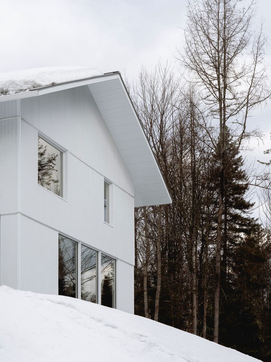 Acabado exterior de un proyecto de tipo Viviendas unifamiliares cerca de Saint-Jérôme (Laurentides) por Atelier L'Abri