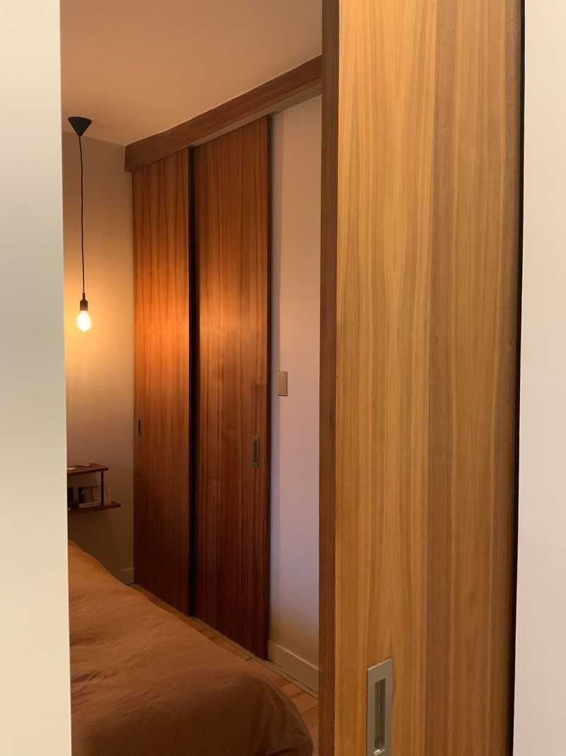 Dormitorio de un proyecto de tipo Ampliaciones del hogar cerca de Montreal (Gran Montreal) por psb Inc.