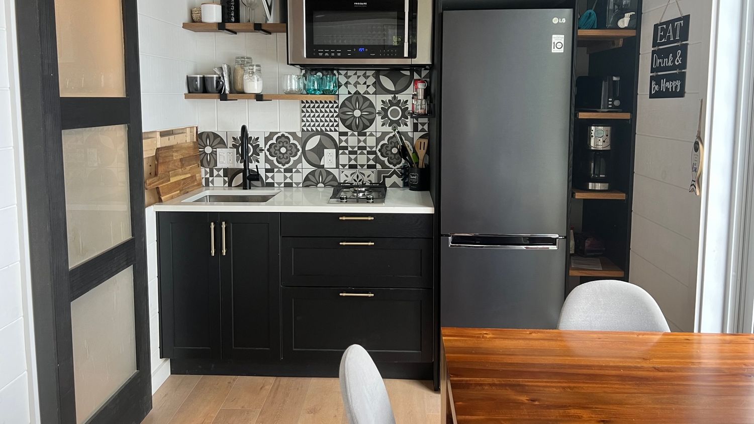 Kitchen from a Tiny Houses project near Montreal (Greater Montreal) by Ilo Tiny Homes