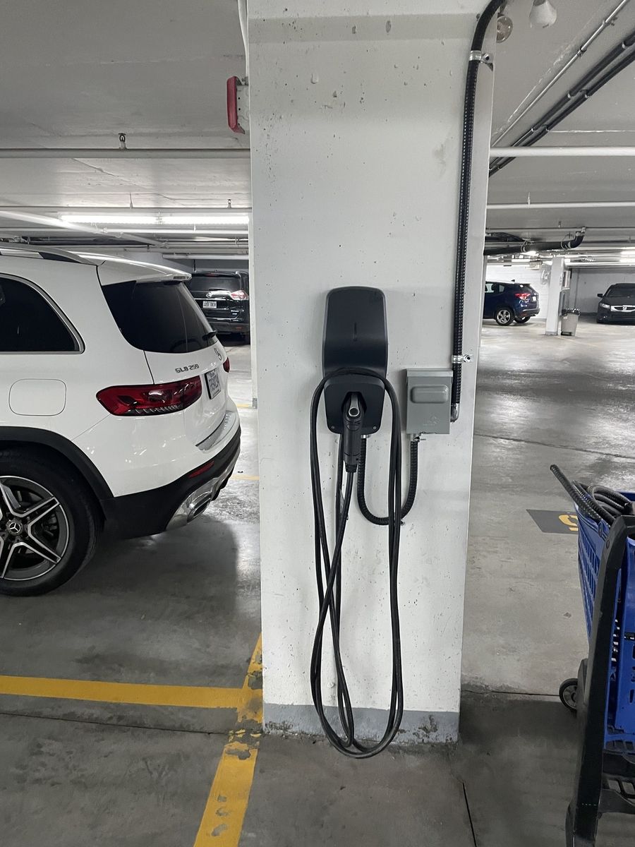 Mécanique du bâtiment d'un projet de Borne de recharge pour véhicules électriques près de Montréal/Laval/Longueuil (Grand Montréal) de GCD ÉNERGIE INC