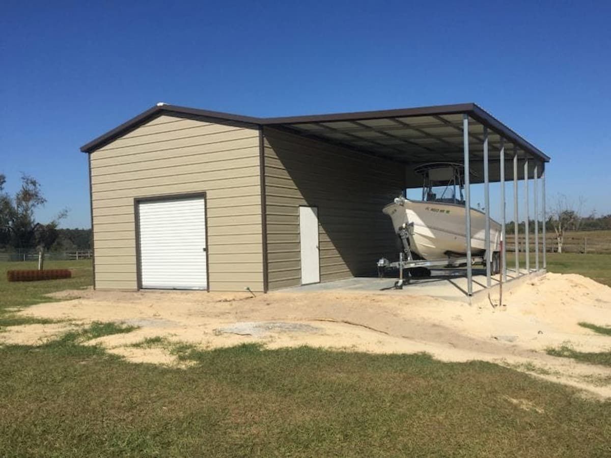 Garage et cabanon d'un projet de Garages près de Austin de Metal America