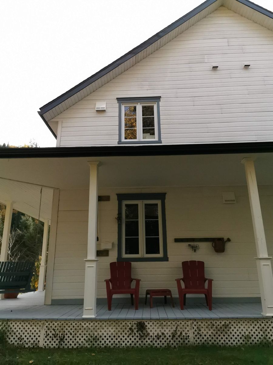 Pórtico y entrada de un proyecto de tipo sistemas de ventilación y recuperación de calor cerca de Saint-Jérôme (Laurentides) por ProDuctAir