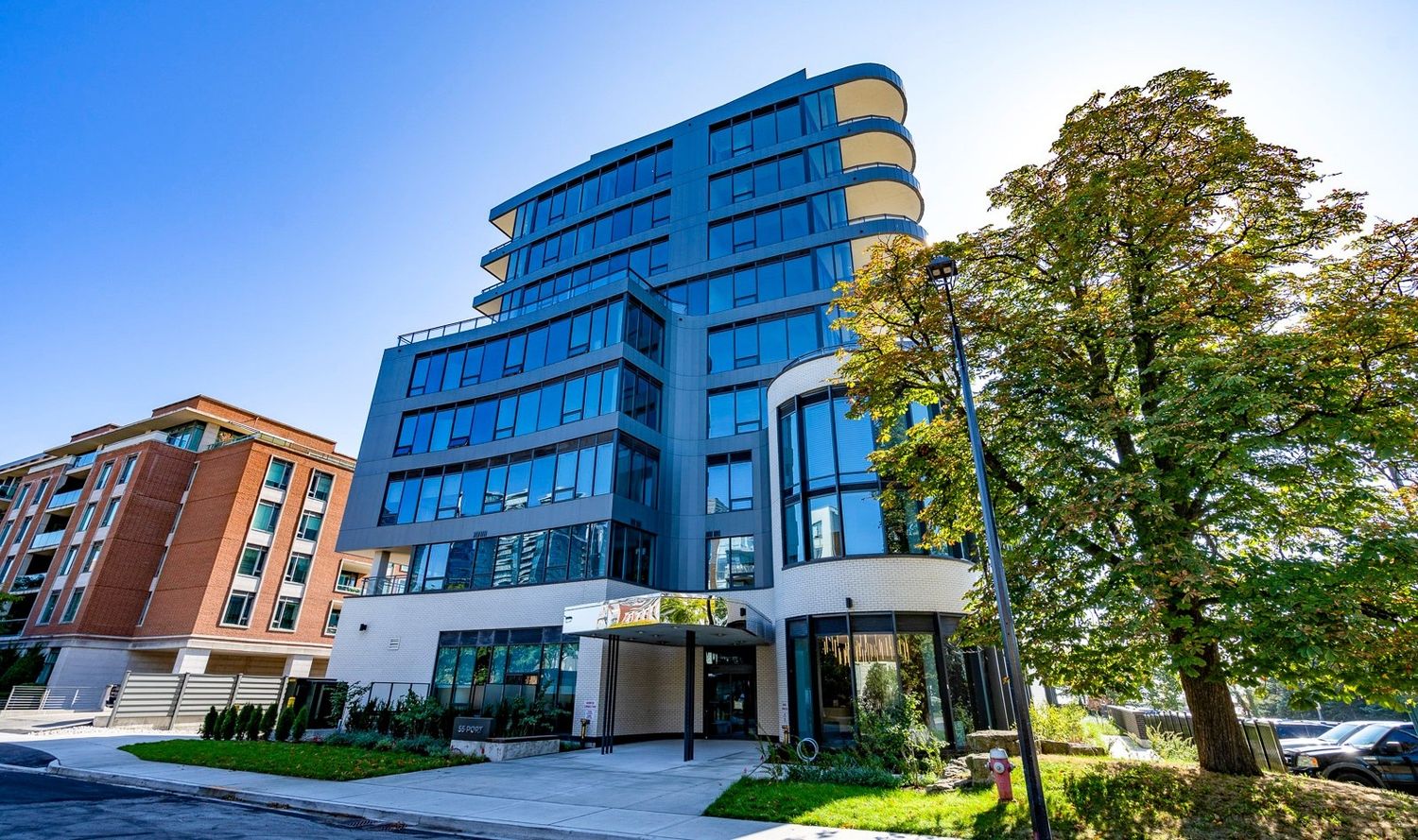Finition extérieur d'un projet de Bâtiments multi-résidentiels et tours d'habitations près de Toronto (Grand Toronto) de Building Knowledge Canada Inc.