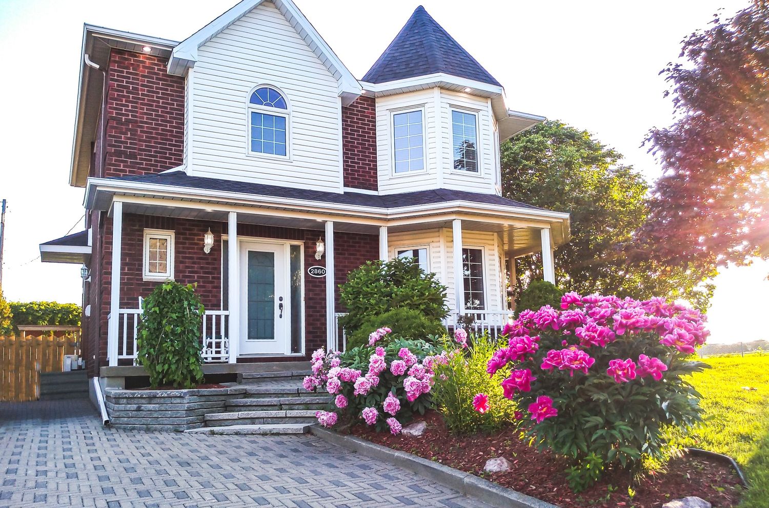 Façade avant d'un projet de Maisons unifamiliales près de Québec/Lévis (Ville de Québec) de Sara Abonce-Courtier Immobilier Résidentiel et Commercial