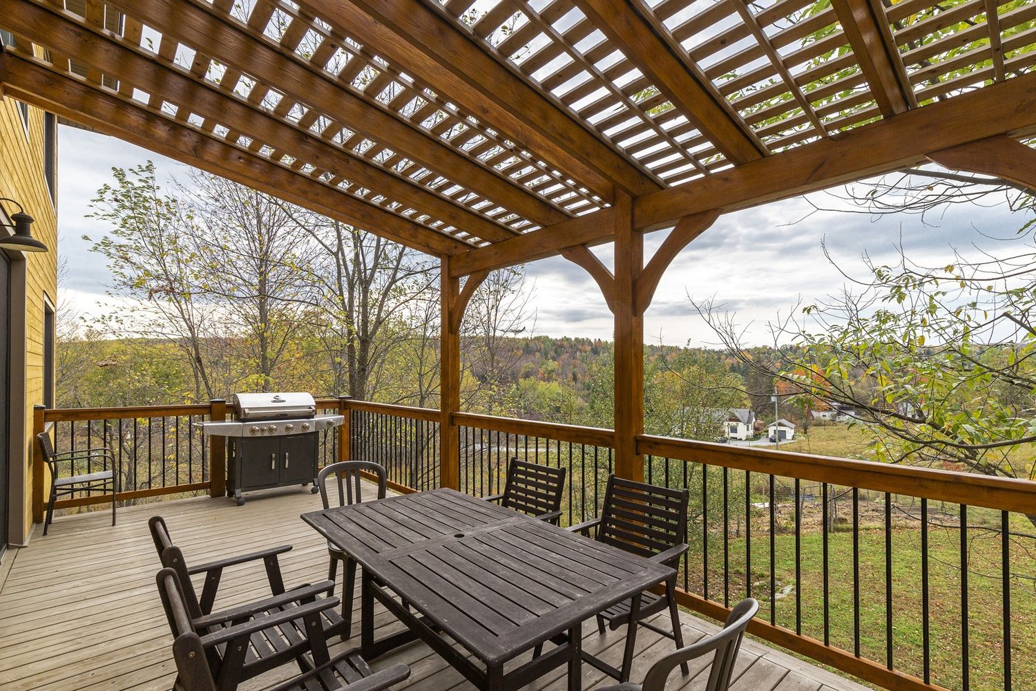 Terrasse et balcon d'un projet de Maisons unifamiliales près de Sherbrooke (Estrie) de REALTA Agence Immobilière