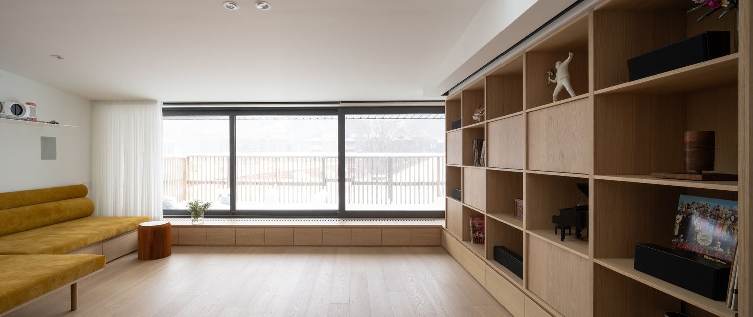  d'un projet de Maisons unifamiliales près de Montréal/Laval/Longueuil (Grand Montréal) de Atelier Schleiss Architectes