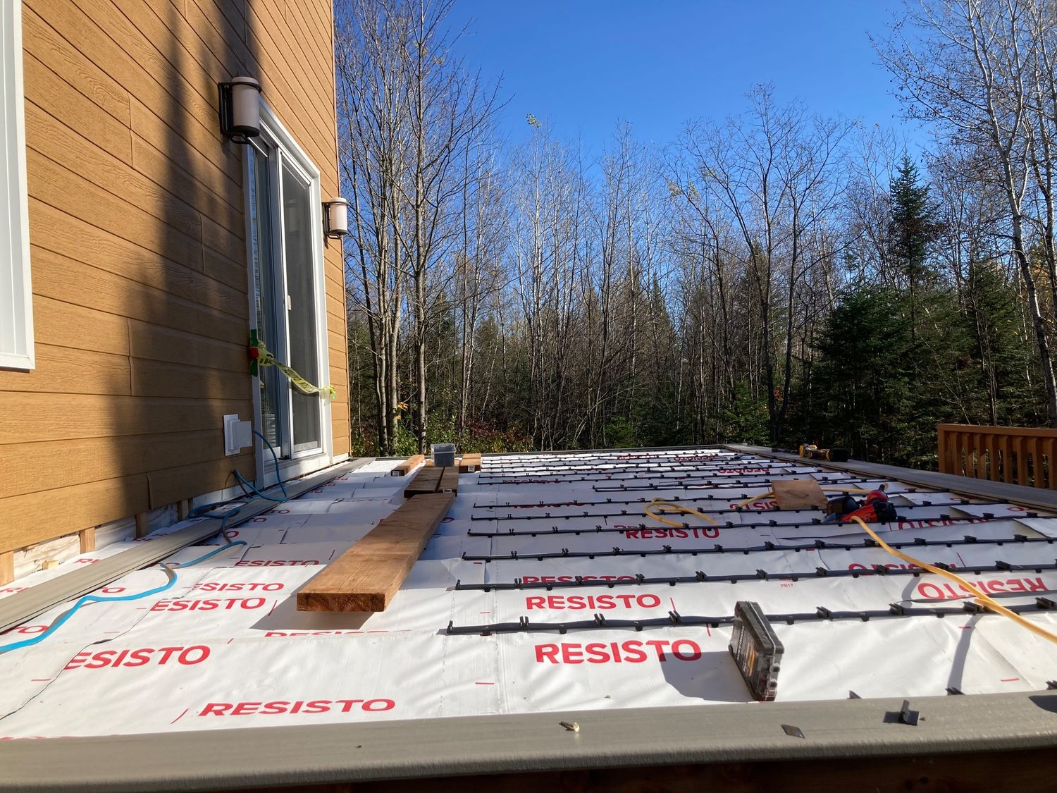 House Construction Exteriors from a Exterior Balconies project near Sherbrooke (Estrie) by Jhojan Hihui