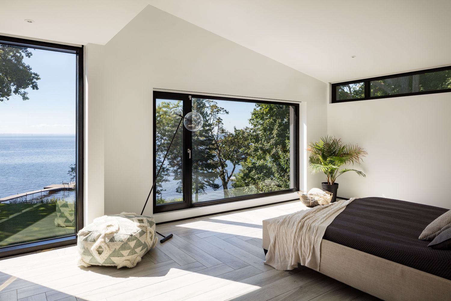 Dormitorio de un proyecto de tipo Ampliaciones del hogar cerca de Montreal (Gran Montreal) por GHOCHE ARCHITECTE