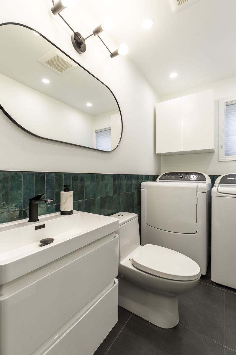 Medio baño de un proyecto de tipo Viviendas unifamiliares cerca de Montreal (Gran Montreal) por Mara Design