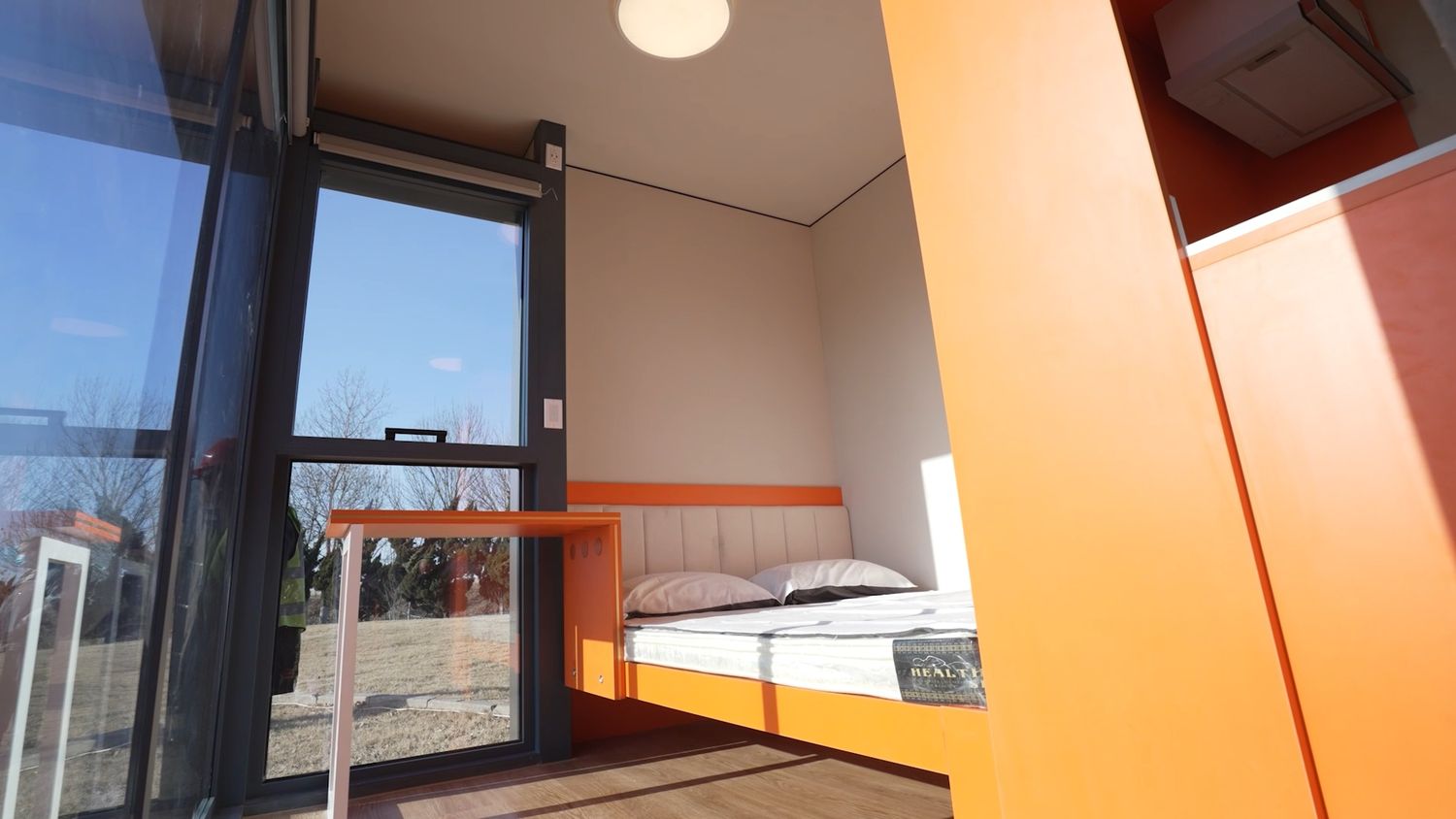 Bedroom from a Tiny Houses project near Los Angeles - Long Beach - Anaheim by Nestron House Pte. Ltd.
