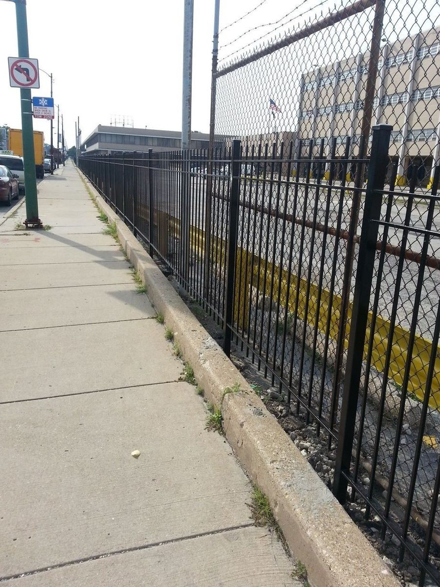 Terrain à bâtir et infrastructures d'un projet de Clôtures près de Chicago de First Class Fence