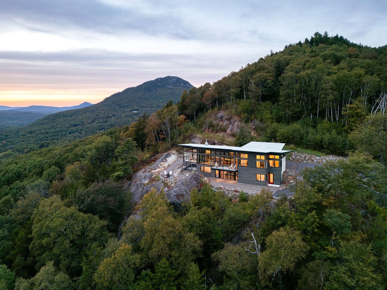  de un proyecto de tipo Viviendas unifamiliares cerca de Montreal (Gran Montreal) por Studio MMA Architects