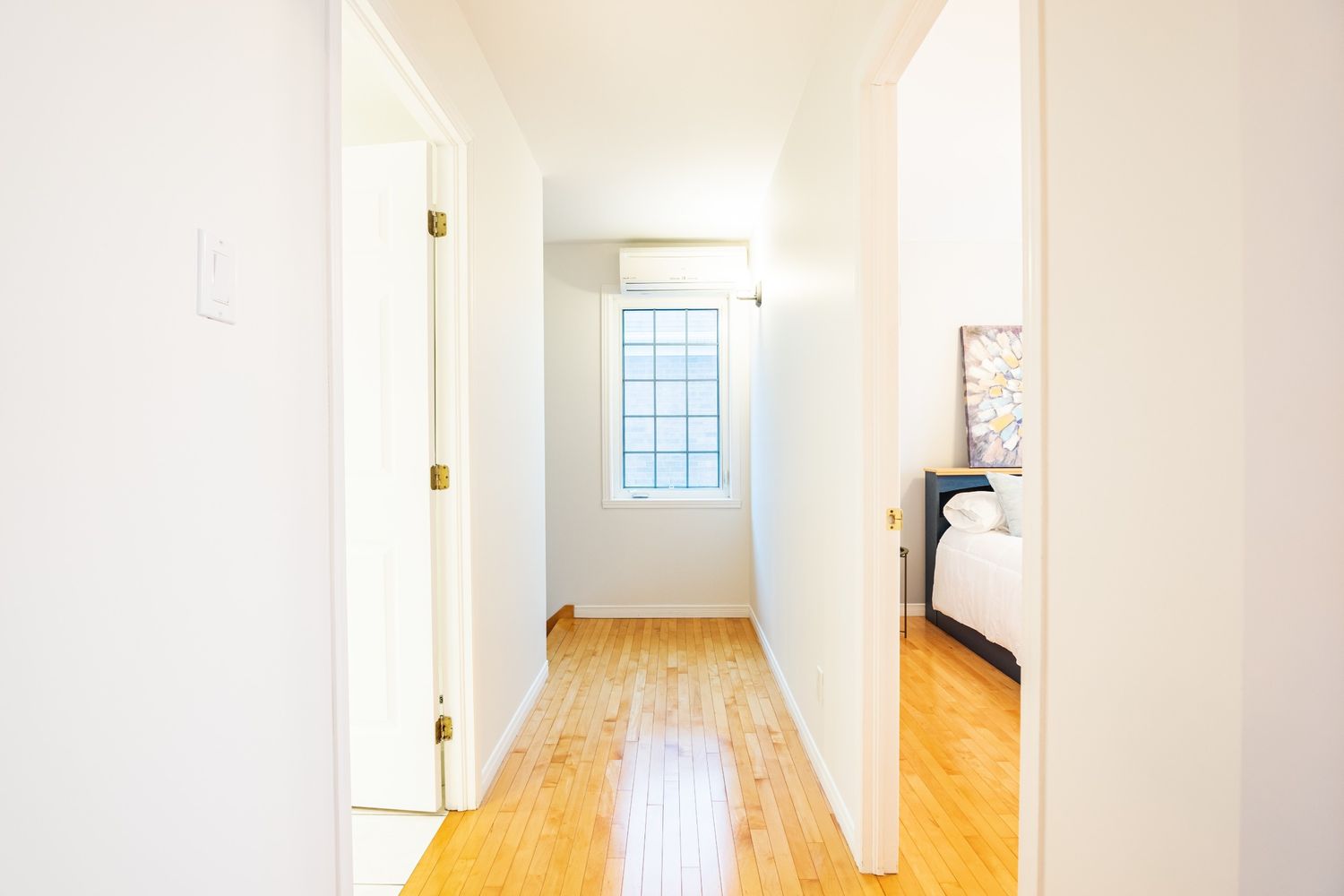 Couloir d'un projet de Home staging près de Québec/Lévis (Ville de Québec) de Sara Abonce-Courtier Immobilier Résidentiel et Commercial
