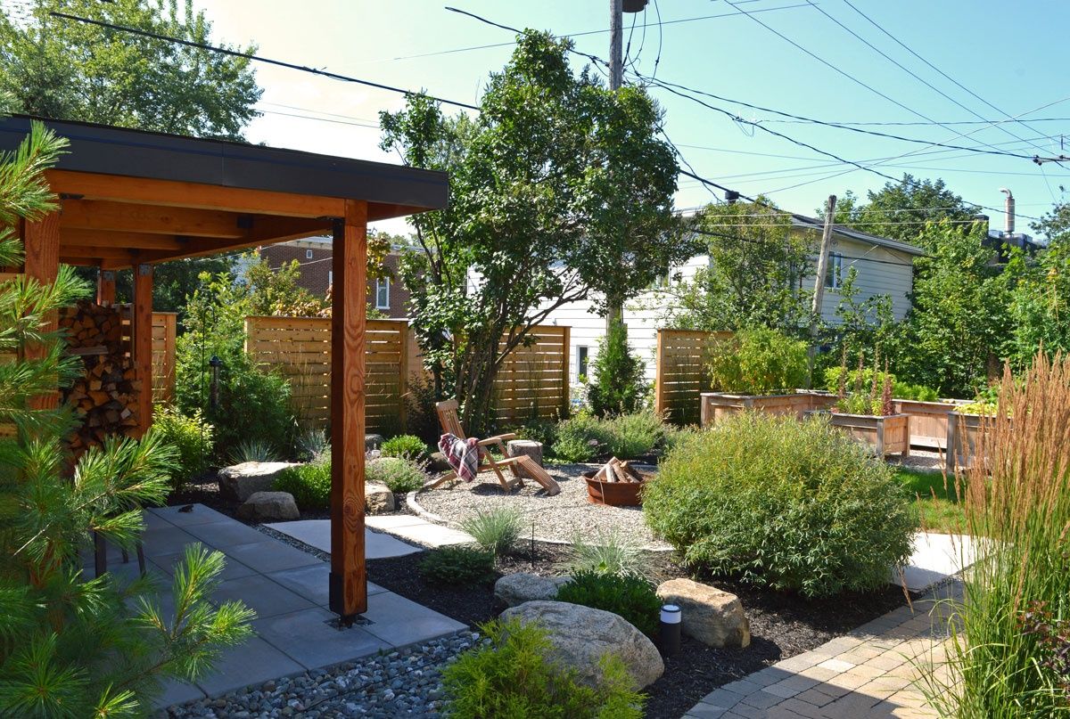 Backyard from a Garden Pathways project near Quebec City - Levis by Repères