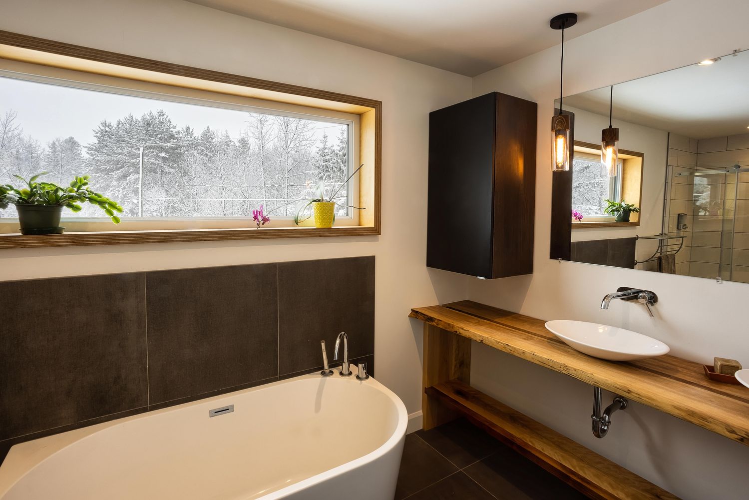 Salle de bain d'un projet de Design et aménagement intérieur près de Québec/Lévis (Ville de Québec) de Écoconcept