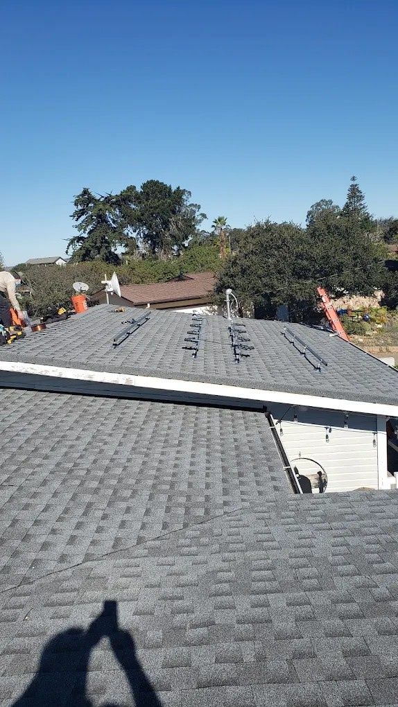 Toit et entretoit d'un projet de Maisons unifamiliales près de Los Angeles - Long Beach - Anaheim de L E Construction General Building Contractor Inc