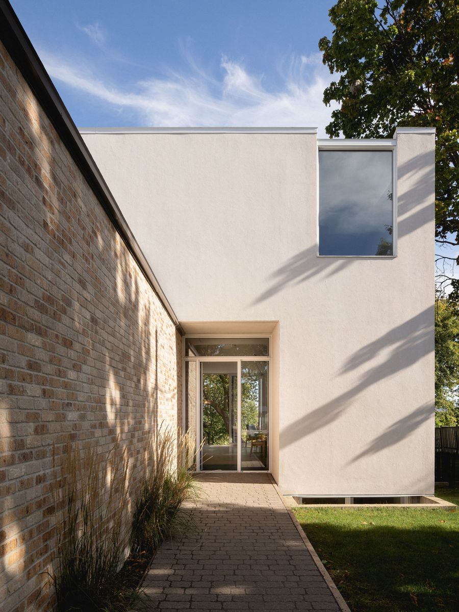 Porch from a Single family homes project near Montreal (Greater Montreal) by Paul Bernier Architecte