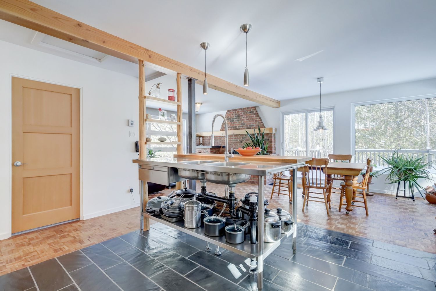 Cuisine d'un projet de Maisons unifamiliales près de Sherbrooke (Estrie) de Claire Derome • courtière en immobilier résidentiel