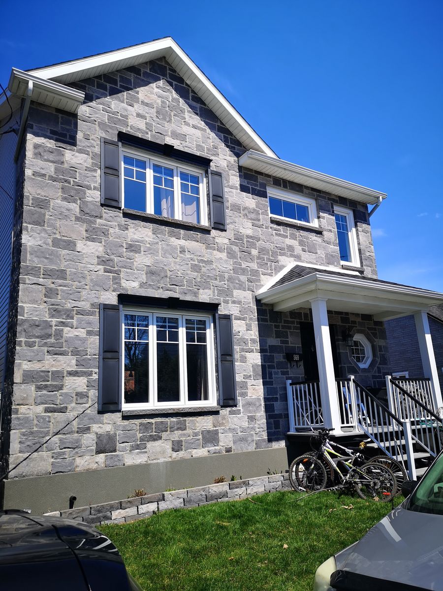 Fachada frontal de un proyecto de tipo inspecciones de edificios cerca de Montreal (Gran Montreal) por Allo Inspecteur