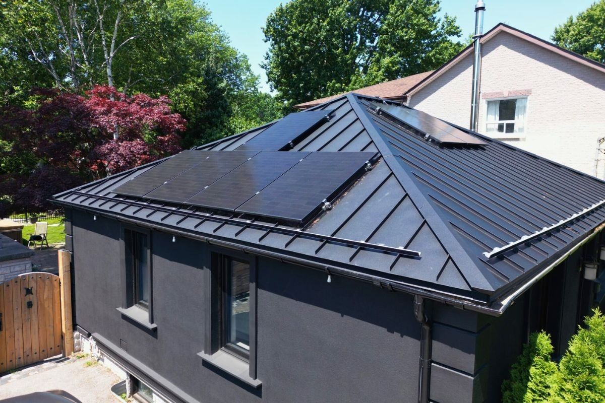  from a Roofs project near Toronto (Greater Toronto) by Monarchy Roofing