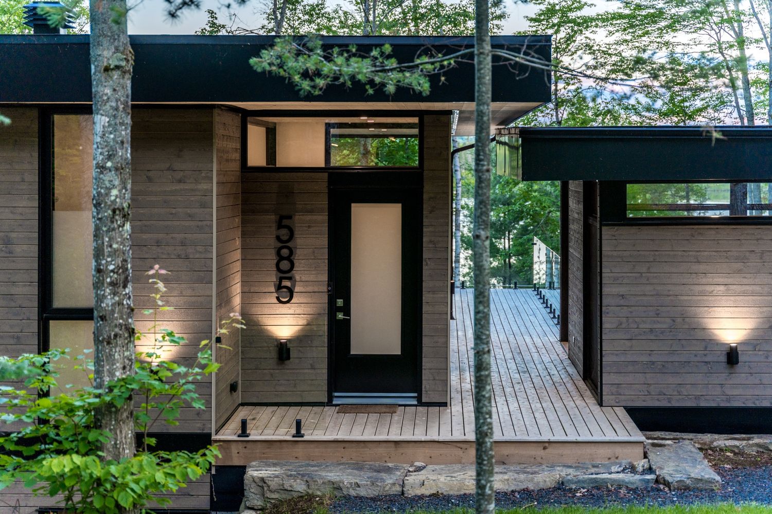 Porch from a Single family homes project near Quebec City - Levis by Shannon Ross architecte