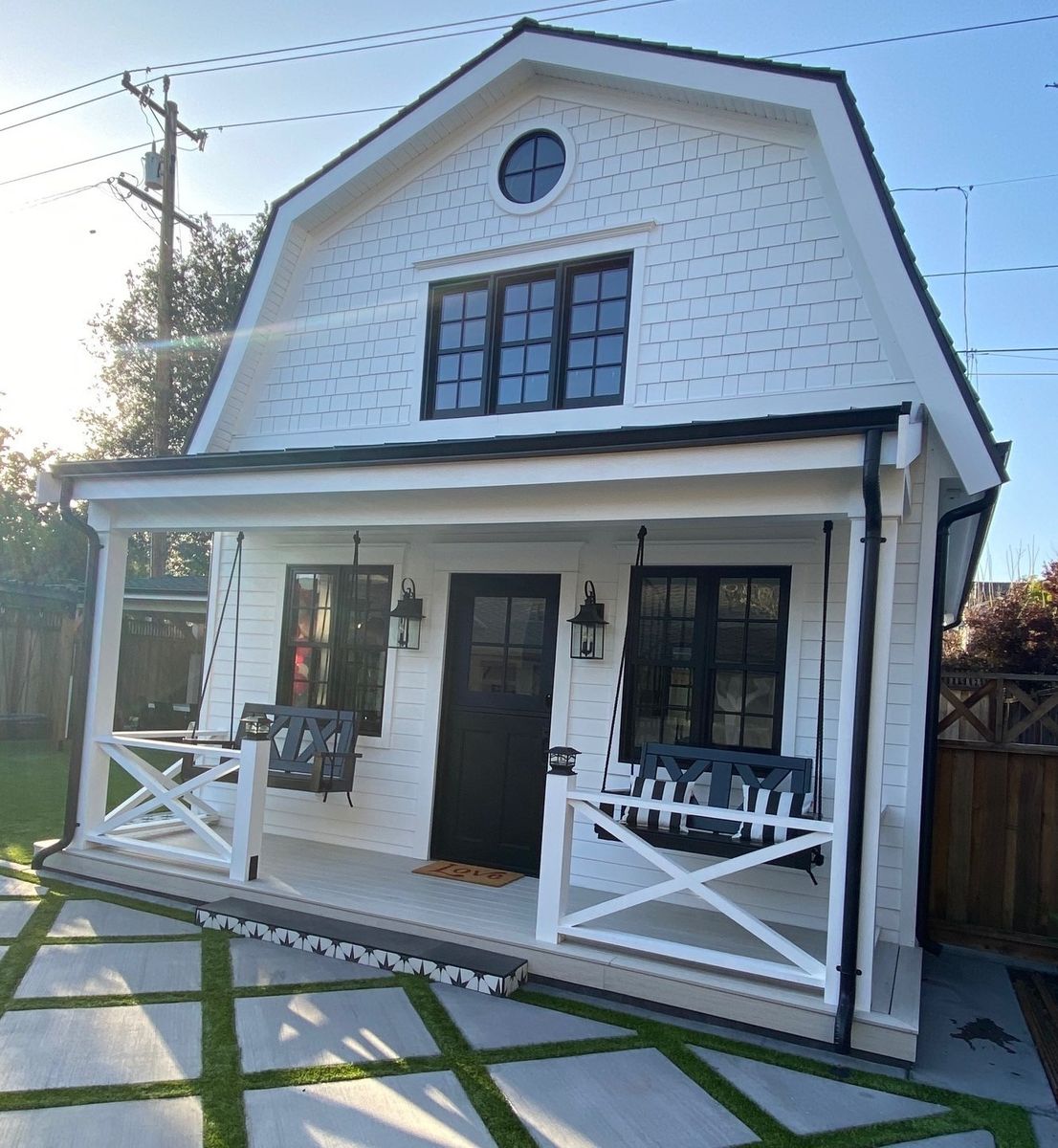 Fachada frontal de un proyecto de tipo Unidades de vivienda accesorias (ADU) cerca de Bahía de San Francisco por Contractors Central