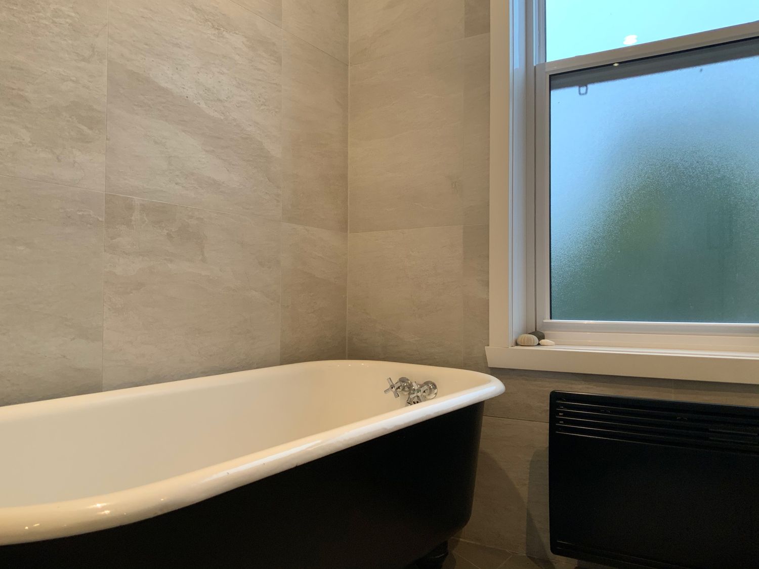 Bathroom from a Home extensions project near Montreal (Greater Montreal) by psb